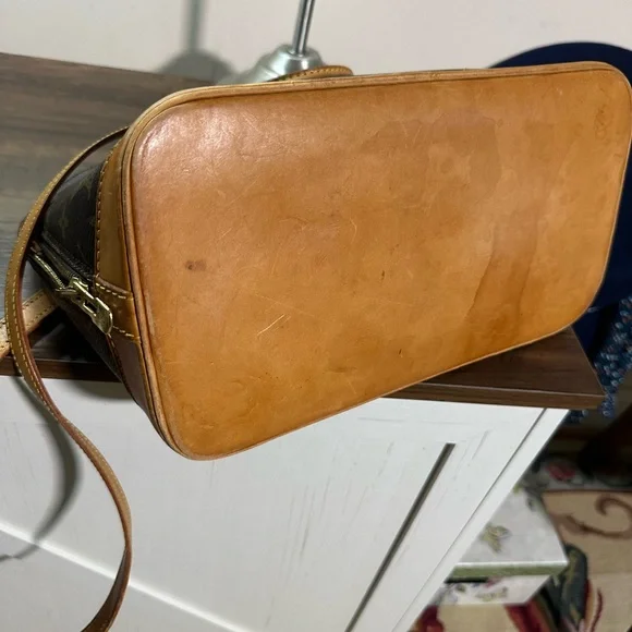 Louis Vuitton Brown and Tan Monogram with strap and keychain charm - Picture 5 of 13